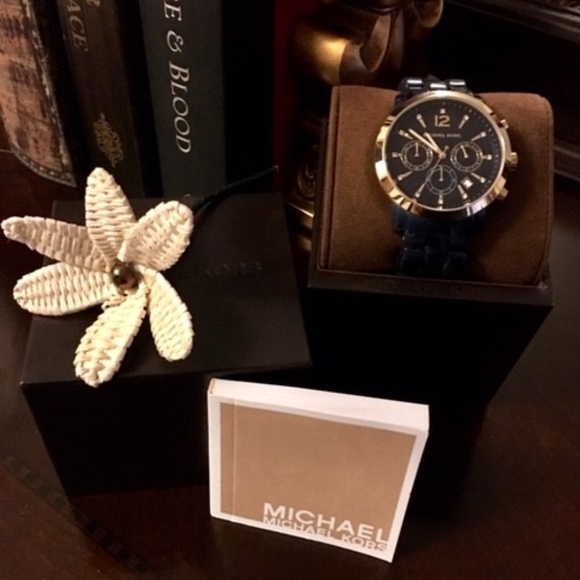 MIchael Kors Oversized Women\'s Watch main image 4